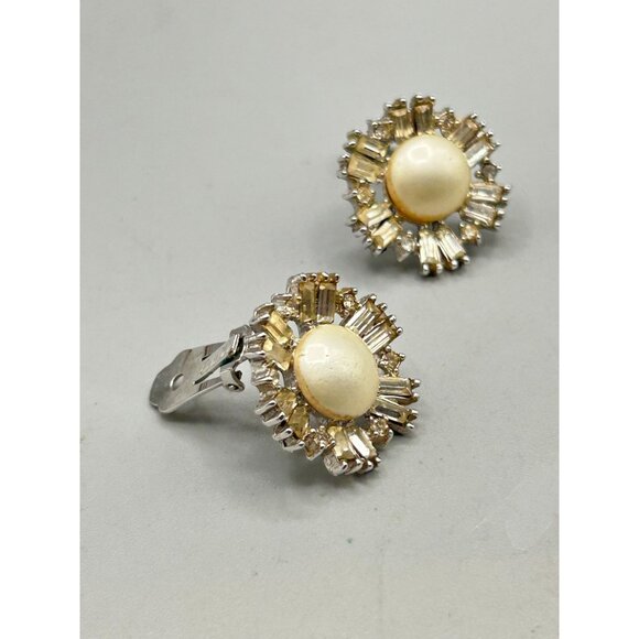 Vintage Richelieu Faux Pearl & Rhinestone Clip On Earrings Sparkly Glam Jewelry - Picture 7 of 10